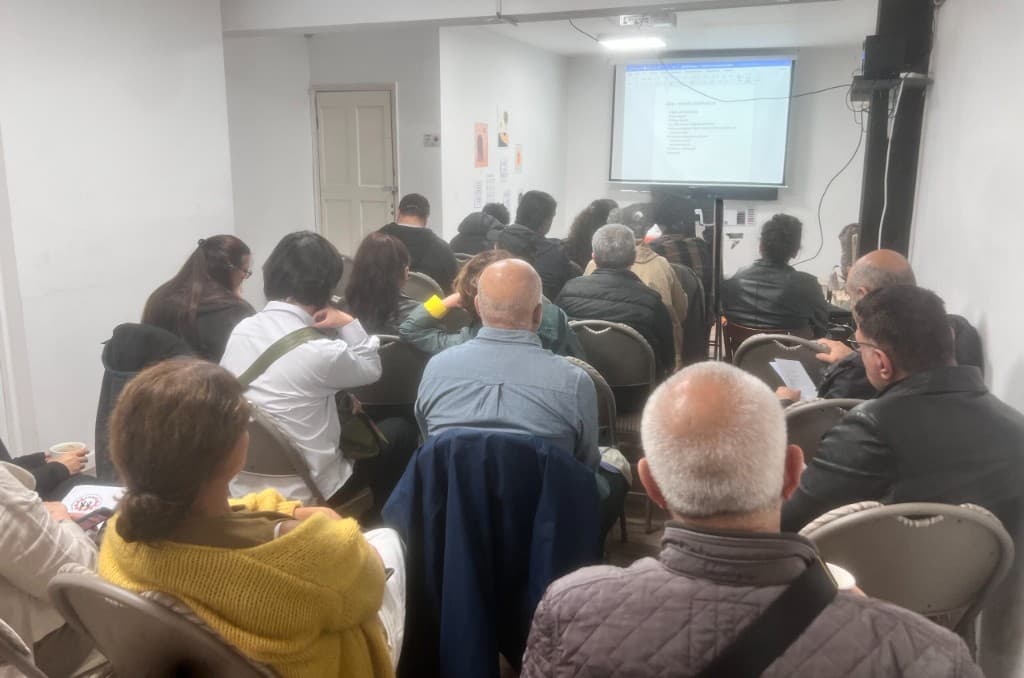 Unity of Migrant Workers’ta bilgilendirme oturumuna katılan topluluk üyeleri